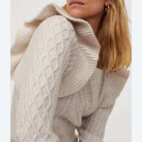 H&M Sweater Ruffle Large Cable Knit Ribbed Coquette Prairie NWT - Picture 3 of 14